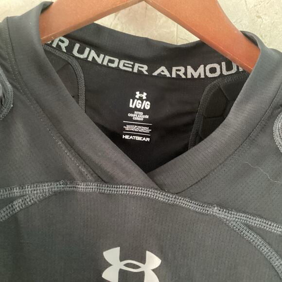 Under Armour Game Day Armour Camo 5-Pad Top – Size Large, Compression Protection - Picture 3 of 10